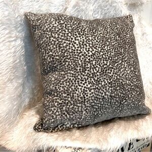 Feather Filled Throw/Accent Pillow Sybil Dot Gray Kirkland’s New Condition 20”